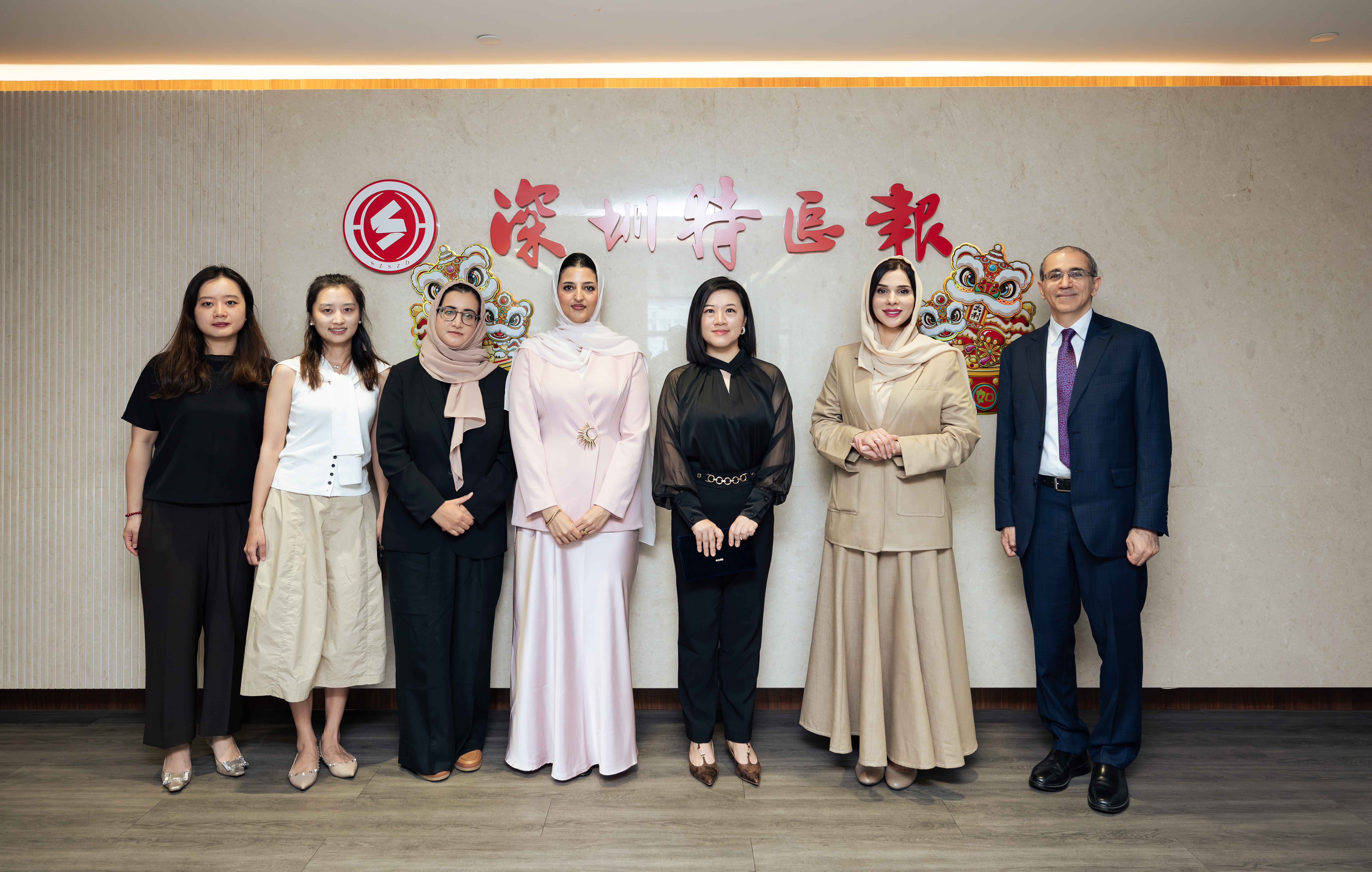 Visit to Schenzen News Group